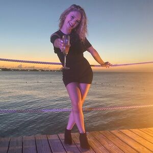 Meet your Posher, Kayla